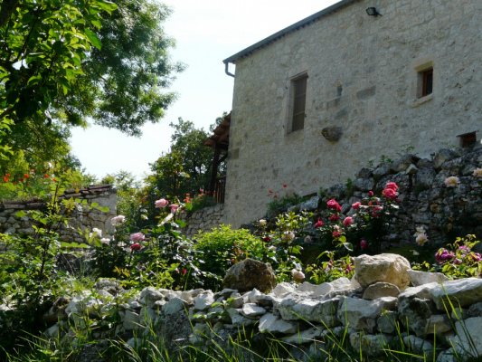 extérieur du domaine le mas des papillons