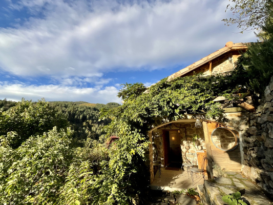 Extérieur donnant sur la dépendance