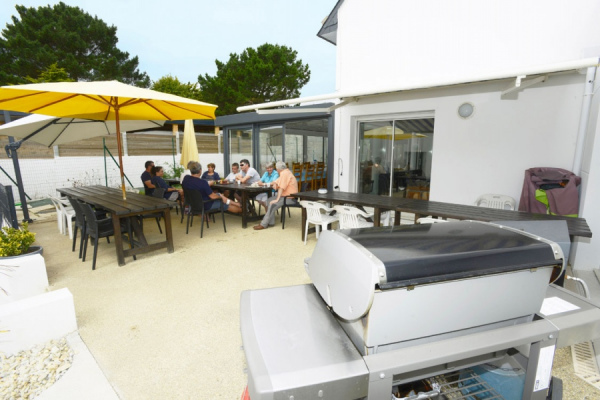 gite pour groupe AUX CORSAIRES–GITE 27 PERSONNES–PISCINE INTERIEURE