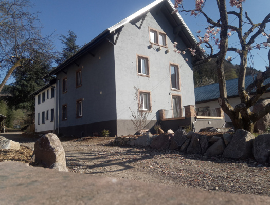 gite de groupe La Villa des 3 Sommets 12 ch 6 sdb sauna de 4 à 25 personnes