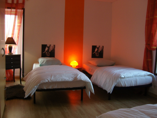 Chambre du Gîte A: 4 lits de 1 pers.