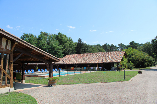 Vue des deux gîtes principaux