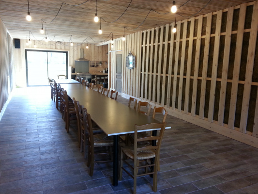 Salle de réception et de séminaire pour les groupes au moulin de la Fortie