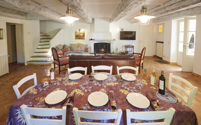 Pièce de vie gîte Mûriers