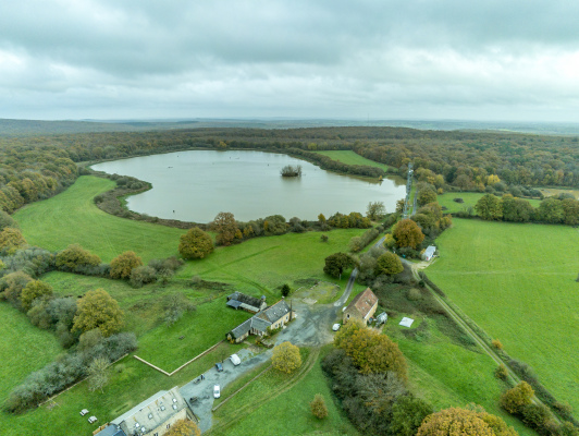 Domaine des Faucheries - Grand espaces et vue sur le lac des Faucheries