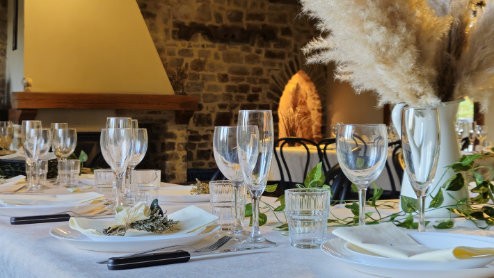 Location de matériel selon vos besoins (vaisselle, sono, barnums...)