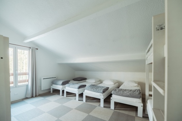 Chambre de 6 à 8 lits, literie neuve