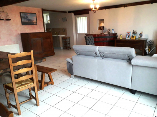 côté repas salle à vivre grand gite