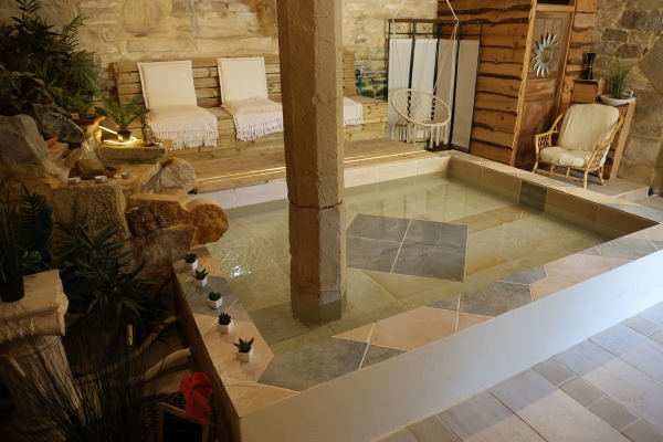 Chateau de Saint Chamarand, Bain Romain, espace fraicheur (3)