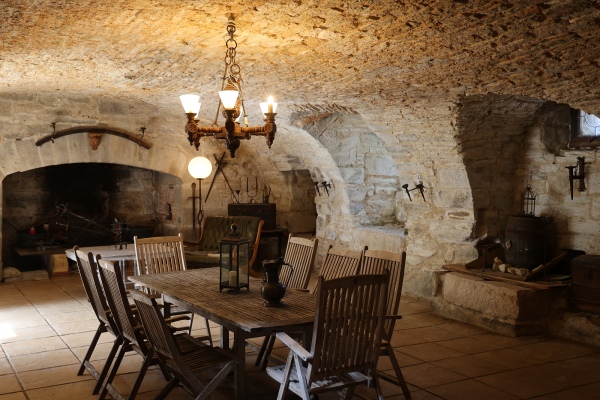 Chateau de Saint Chamarand, salle voutee, salle des gardes (2)