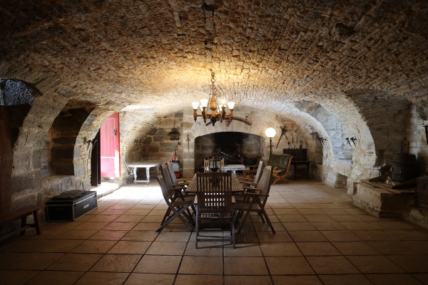 Chateau de Saint Chamarand, salle voutee, salle des gardes (2)