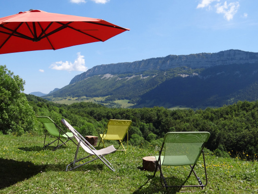 Salon de jardin, vue sur le Vercors