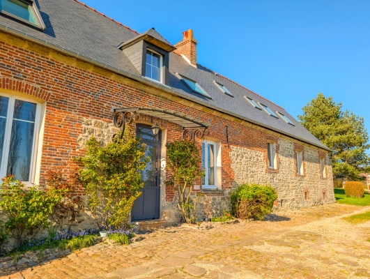 location LONGMESNIL