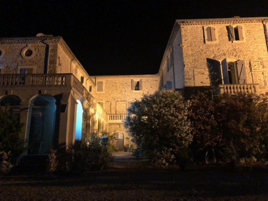 logement de groupe Château de Paulignan 15 personnes