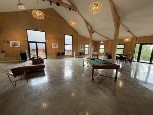 hébergement de groupe SAINT-VICTOR-LA-RIVIERE