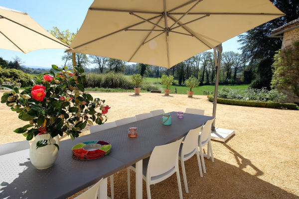 La cour de la maison de maître