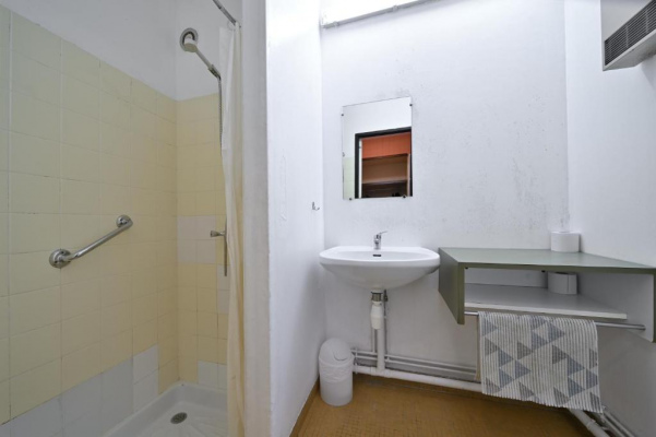 Salle de bain d'une chambre