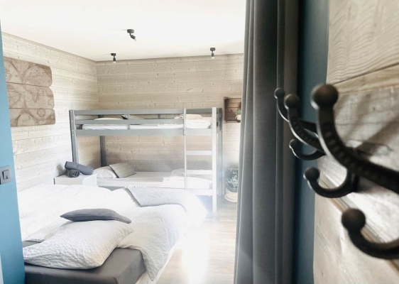 hébergement Le Petit Nicolas : 14 pers, jacuzzi, 5 chambres 