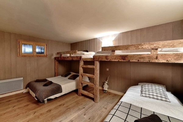 logement de groupe Chalet 4C : JACUZZI, BABYFOOT, pied des pistes 