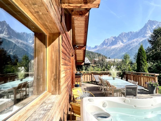 Chalet 4C : JACUZZI, BABYFOOT, pied des pistes 