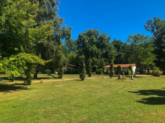 hébergement de groupe l'Etang des Mirandes