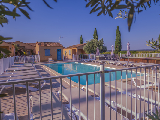 Espace piscine sécurisée accessible de mi-mai à fin septembre