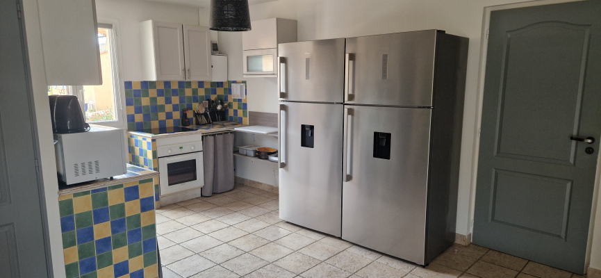 Cuisine non professionnelle adapté dans le gîte Luberon attenant à la salle commune