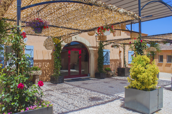 Entreé de la  salle commune de réception