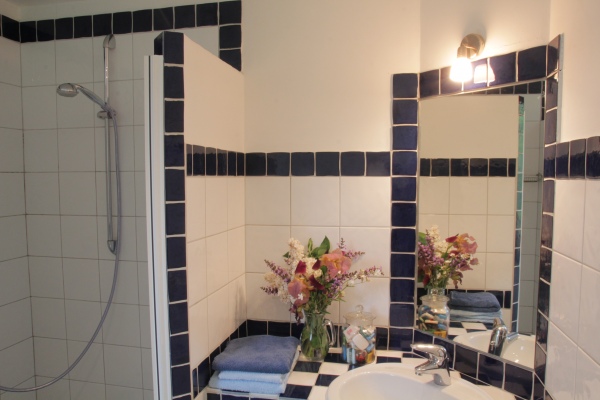 Une des salles de bain dans Marsanne