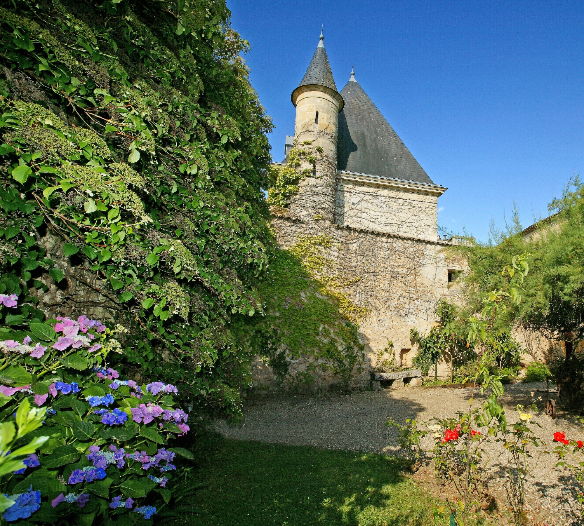 Château Sentout: 50 pers. logée 100 aux réceptions