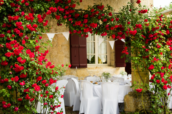 Sous les colonnes en mai
