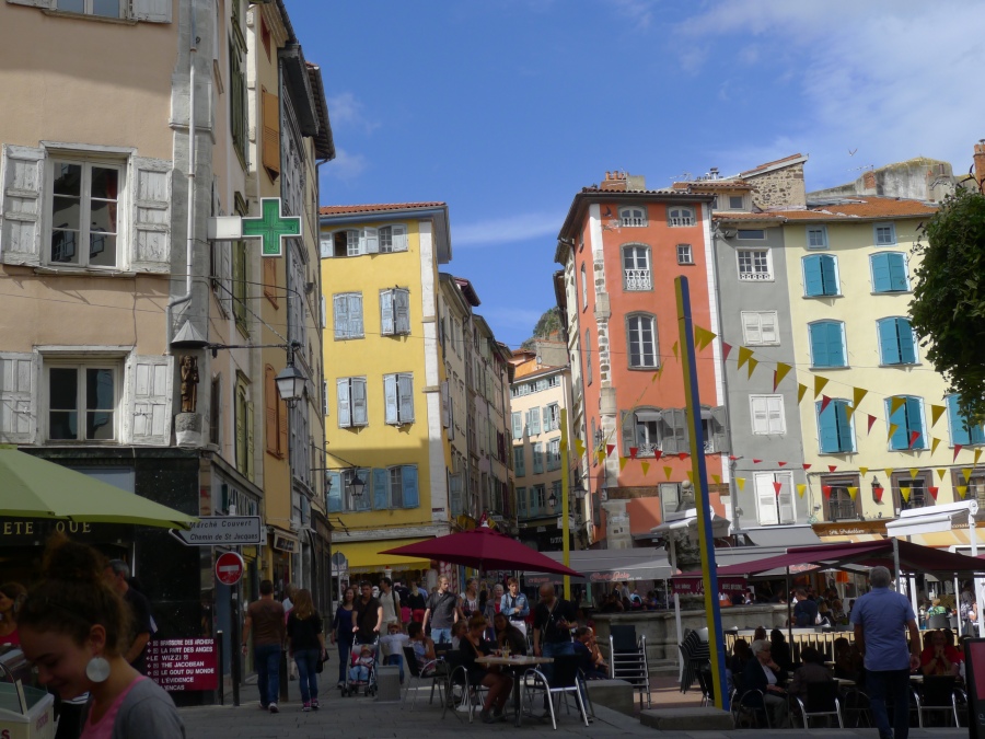 Les rues animées du Puy en Velay