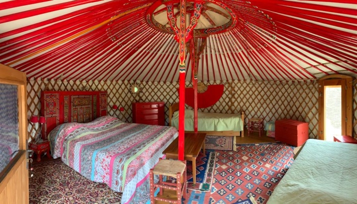 Yourte Rouge