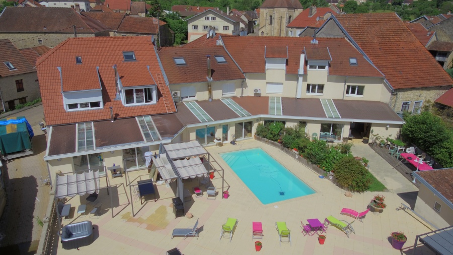 Au pied de la Roche