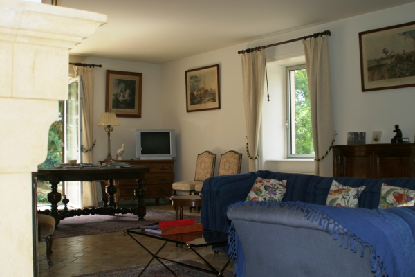 hébergement VARENNE-SAINT-GERMAIN