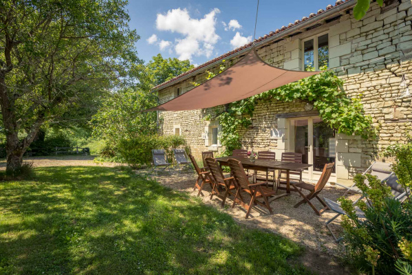 gîte l\\\'Écurie terrasse arrière