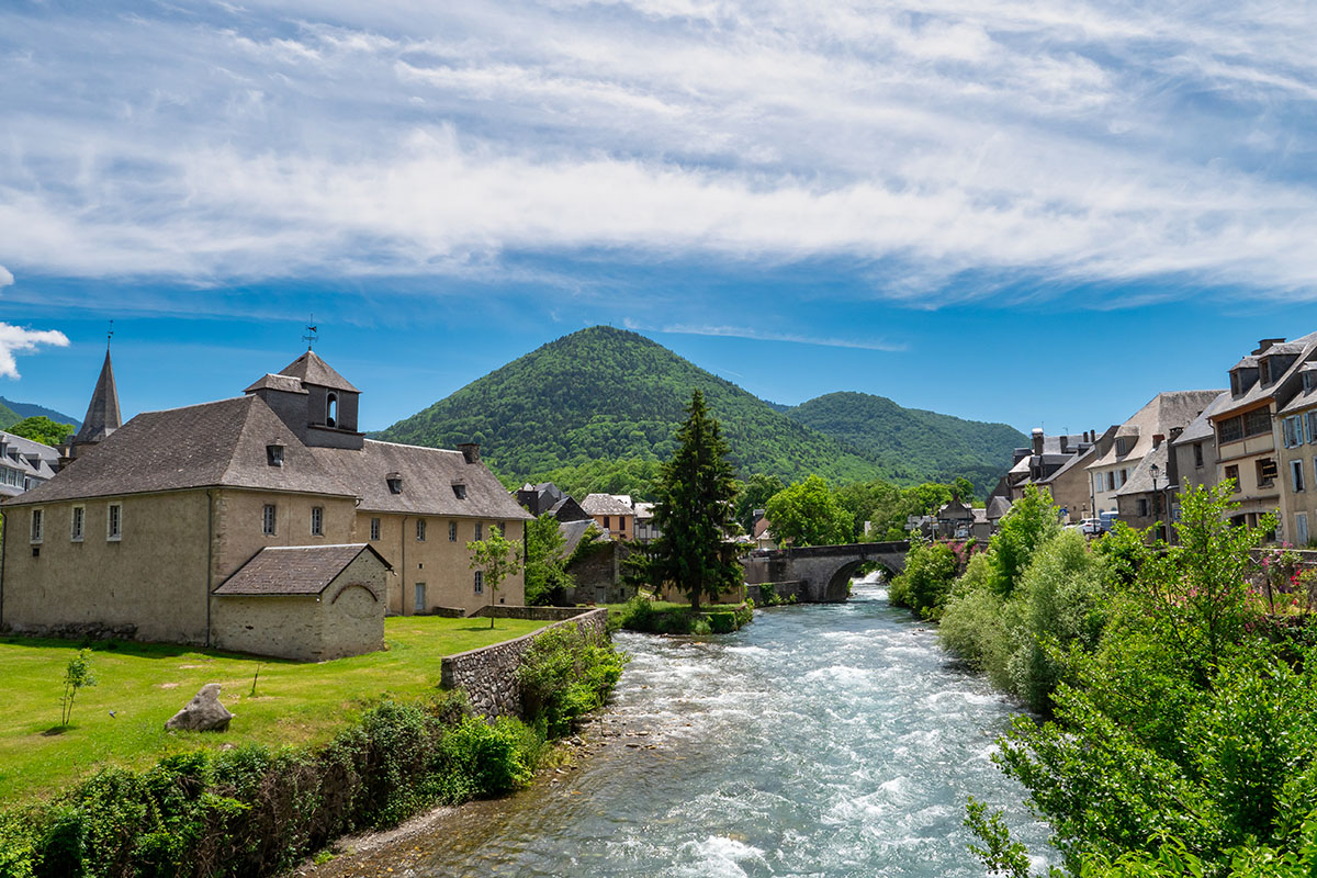 Village Arreau Hautes-Pyrénées